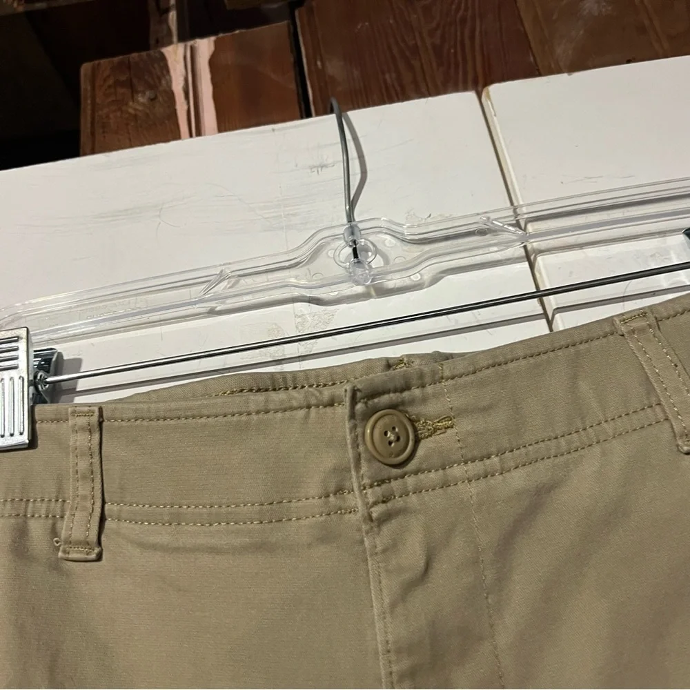 Lee Men’s Khaki Pants Straight Fit Size 38 x 30